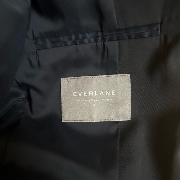 Everlane The Italian GoWeave Classic Blazer Navy Blue Wrinkle Resistant Size 6P - Picture 3 of 3